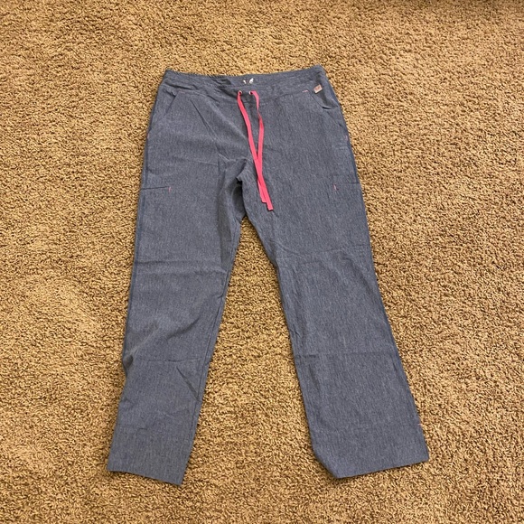 Scrubs - Picture 4 of 6